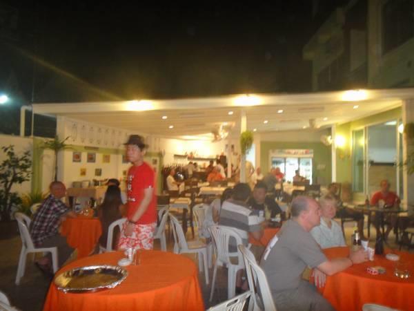 Kata Inn Guesthouse & Restaurant Phuket Екстериор снимка